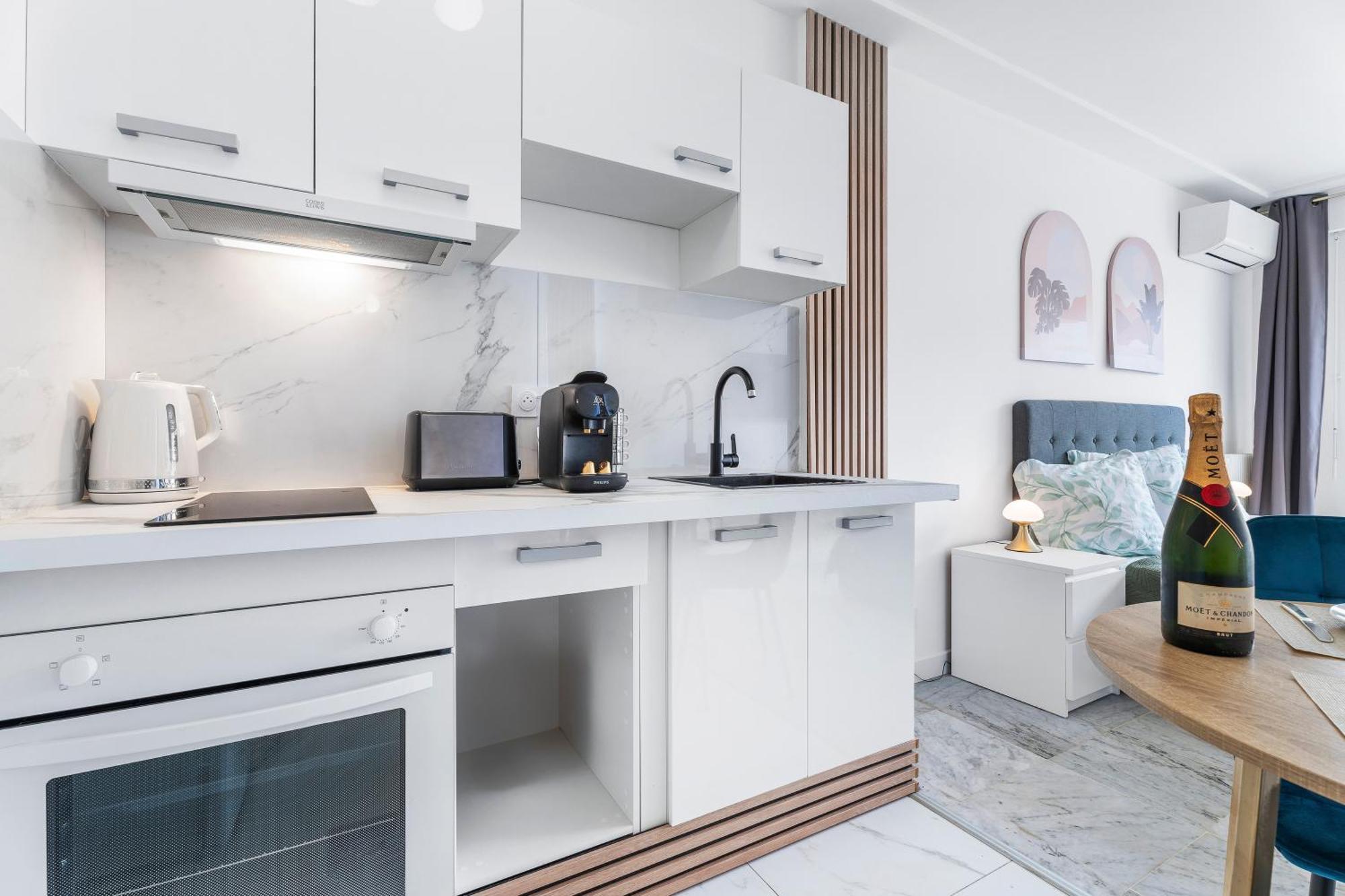 Elegant Studio Avec Terrasse Proche Mer Tramway นีซ ภายนอก รูปภาพ